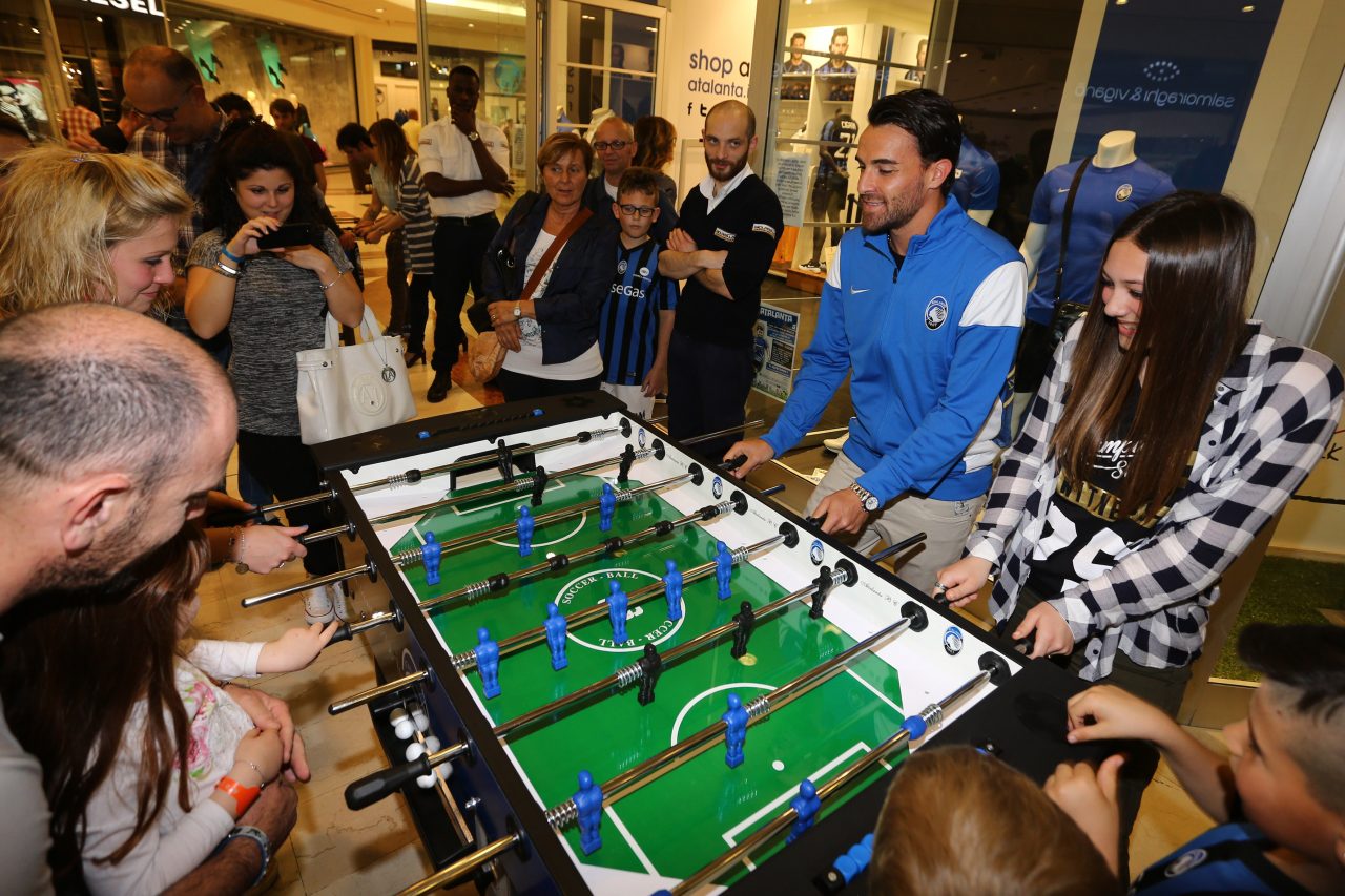 L’Atalanta nel salotto di casa Ecco il calciobalilla nerazzurro