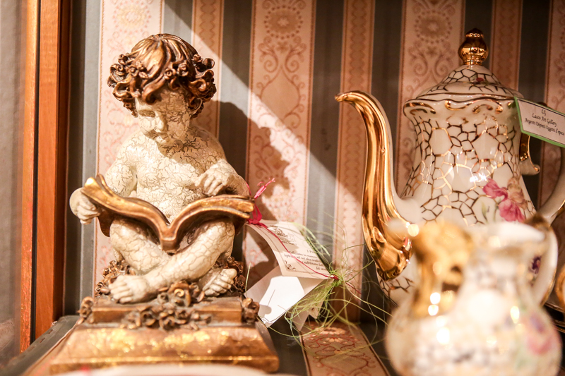 Lasco Art Gallery in centro città L’eleganza di oggetti d’altri tempi