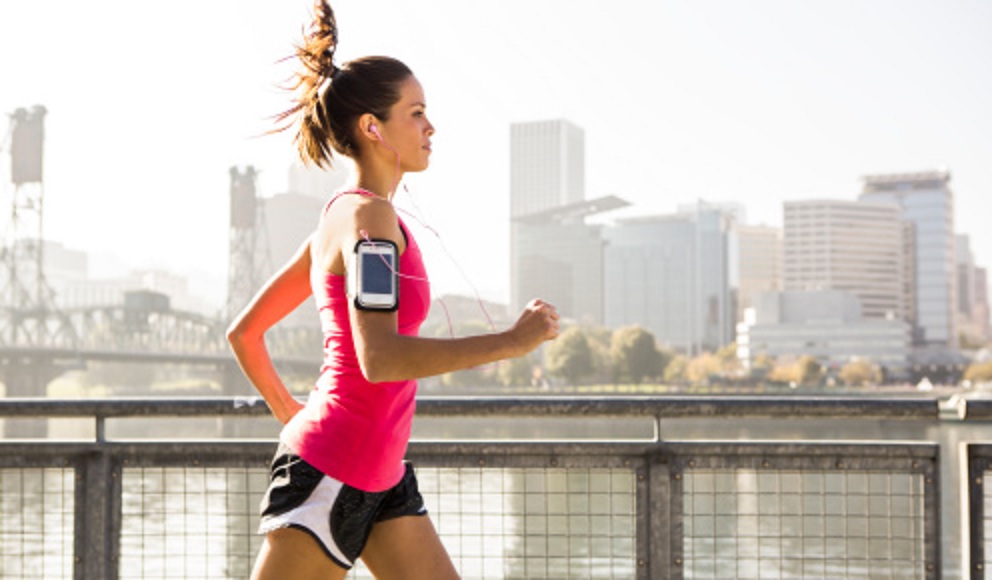 Il jogging fa bene anche nel traffico Perciò niente scuse, fuori a correre!