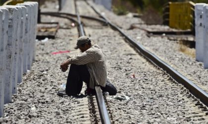 I migranti sul treno verso l'Austria lasciati in stazione perché di colore