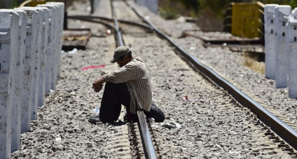 I migranti sul treno verso l’Austria lasciati in stazione perché di colore