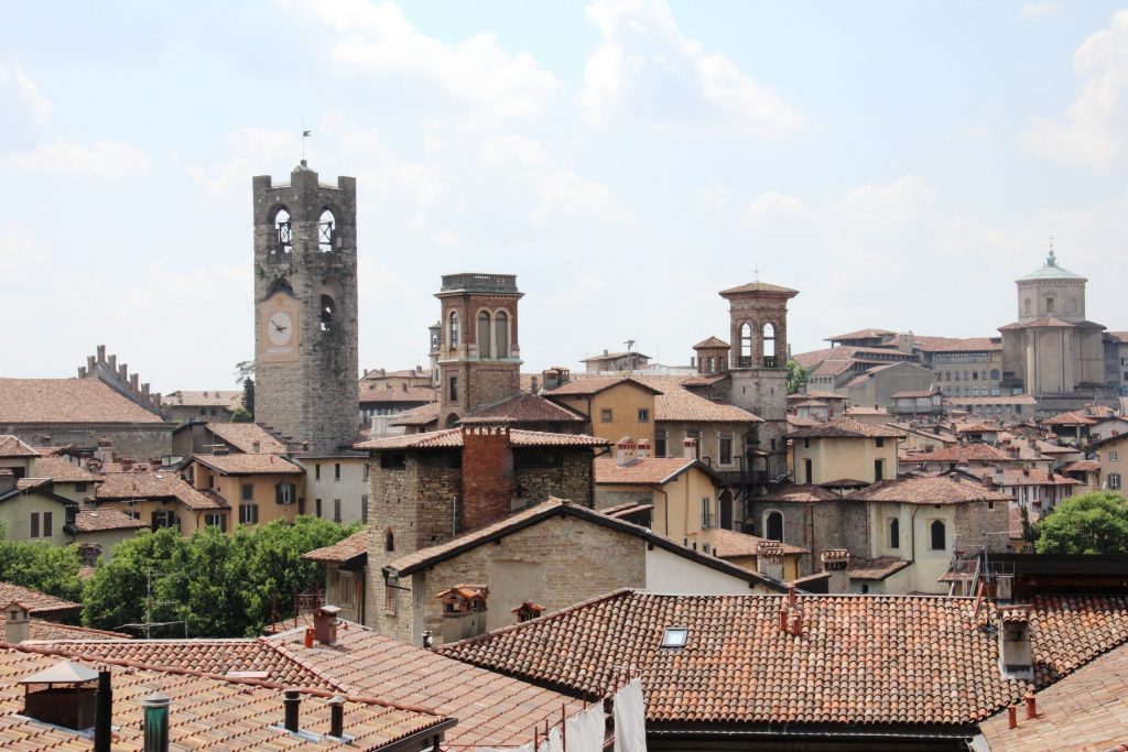 Bergamo a piedi in cinque tappe Un itinerario tra le Vie del tempo