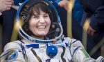 AstroSamantha accolta da Twitter (forse era meglio restare su...)