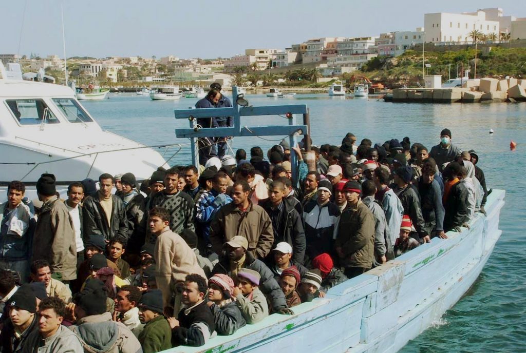 Maroni fa il Salvini sui migranti e si scatena un gran polverone