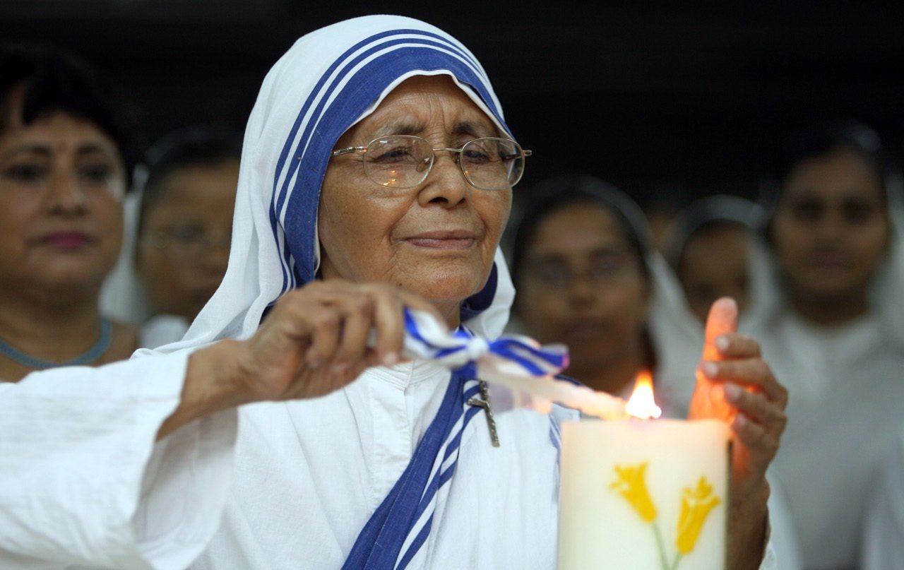 La vita tra i poveri di Suor Nirmala che prese il posto di Madre Teresa