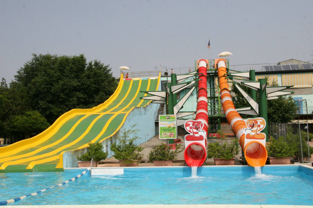 Stroncata da un malore al parco acquatico di Antegnate, morta una 59enne