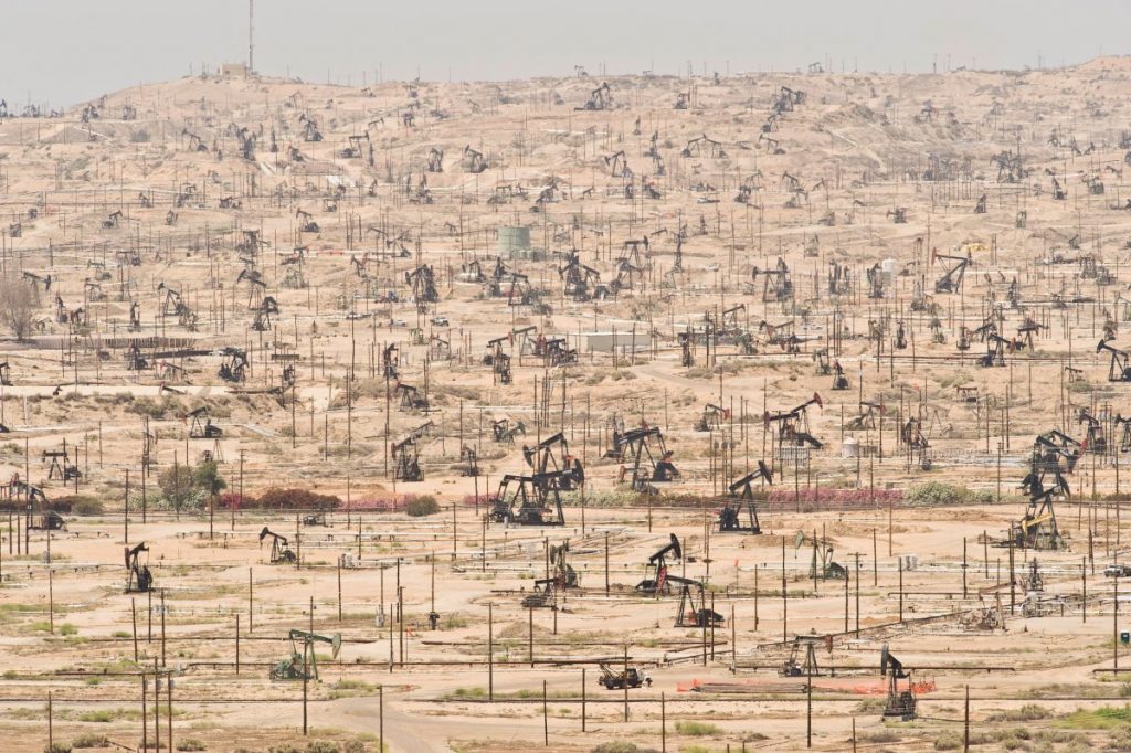 depleting-oil-fields-like-this-one-in-kern-river-oil-field-california-are-yet-another-sign-of-humans-depleting-the-earths-natural-resources