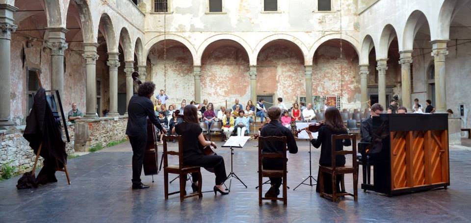 Ecco il monastero del Carmine (direttamente dalla Corsarola)