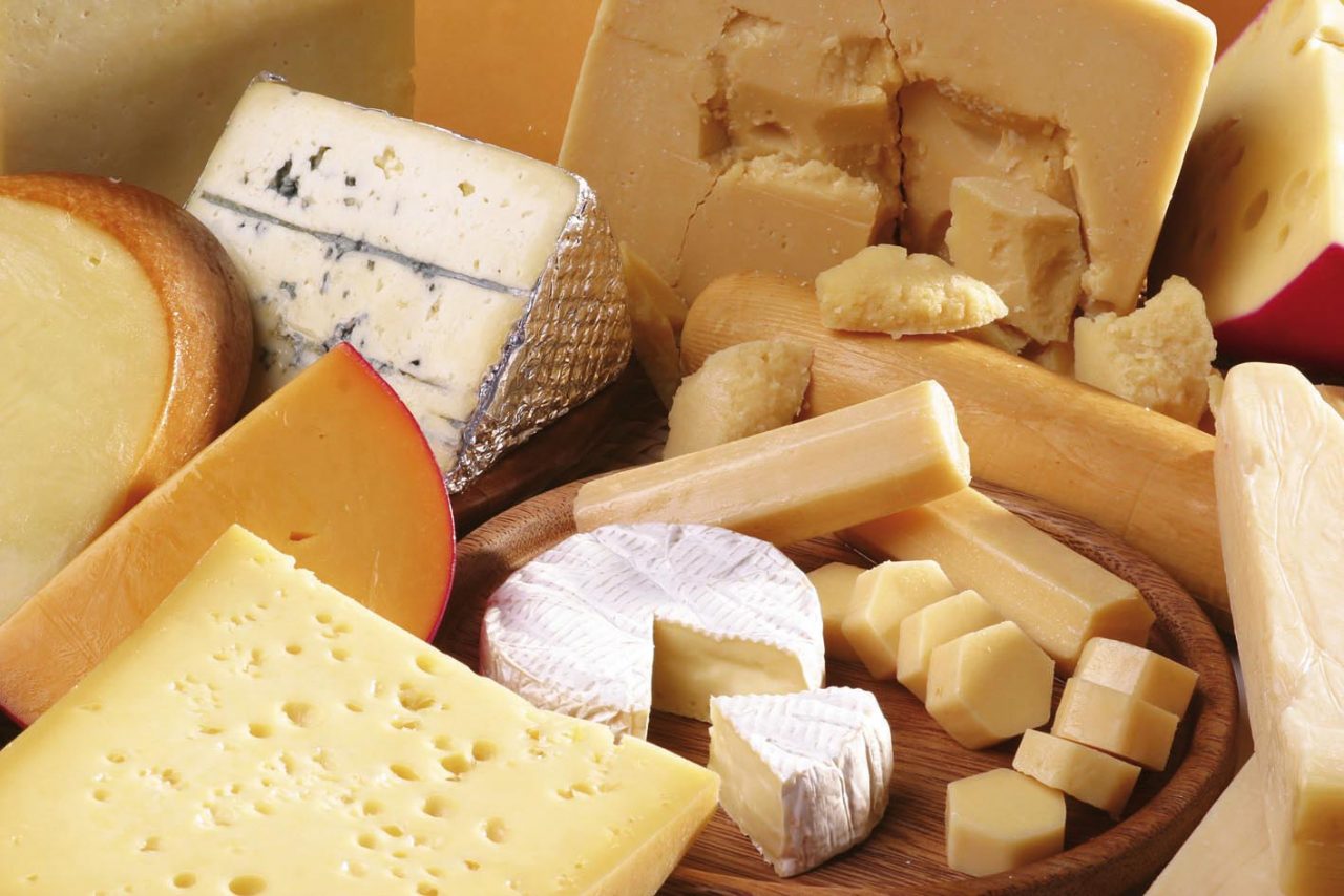 Il formaggio prodotto senza il latte? Mangiatevelo voi, cari burocrati UE