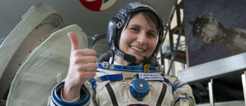 Un po’ ci dispiace per Samantha Lassù sembrava un angelo custode