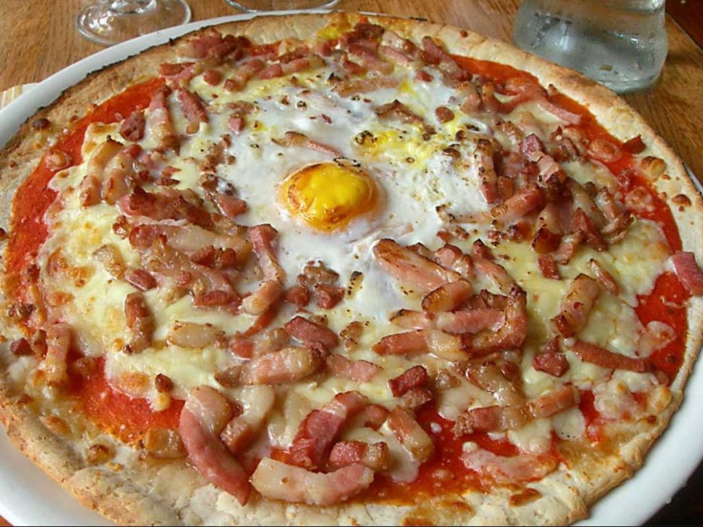 pizza francese con uovo