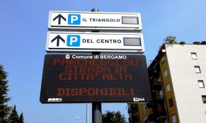 I parcheggi liberi a Bergamo in diretta live sui pannelli Atb