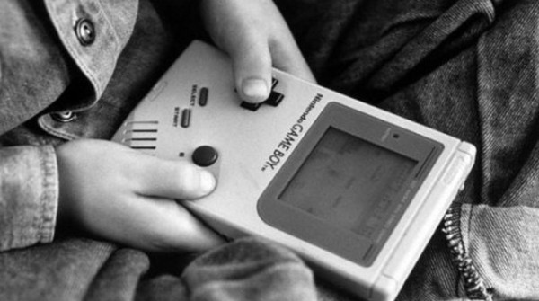 Dieci must degli anni Novanta che oggi non esistono proprio più