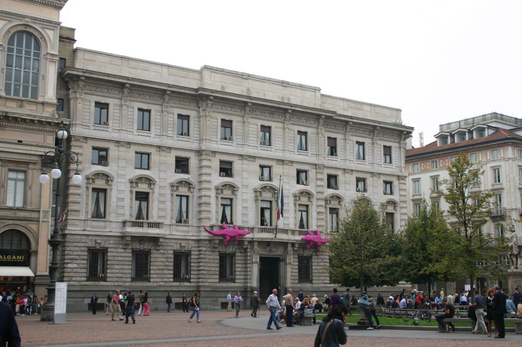 1902_-_Milano_-_Piazza_Scala,_Palazzo_Beltrami_(1886)_-_Foto_Giovanni_Dall'Orto_-_25-Sept-2007