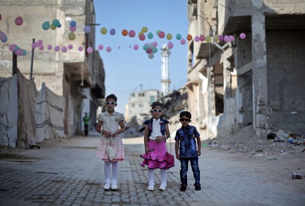 APTOPIX Mideast Palestinians Eid Al Fitr