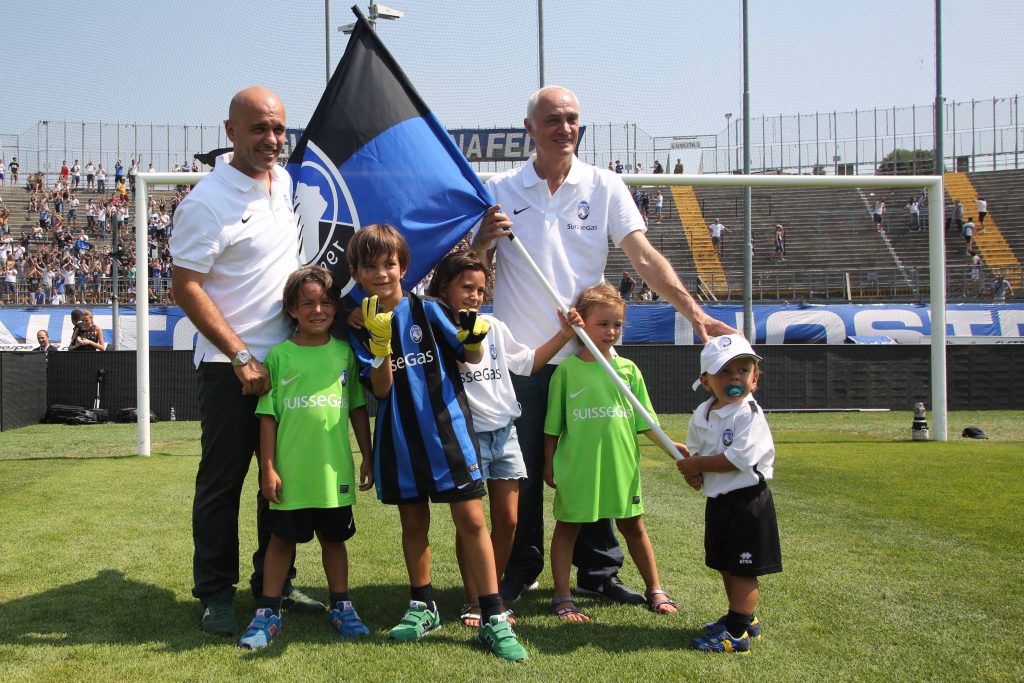 presentazione maglie 2015-06