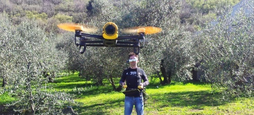 I droni potranno portare le pizze ma attenti a non sorvolare le folle