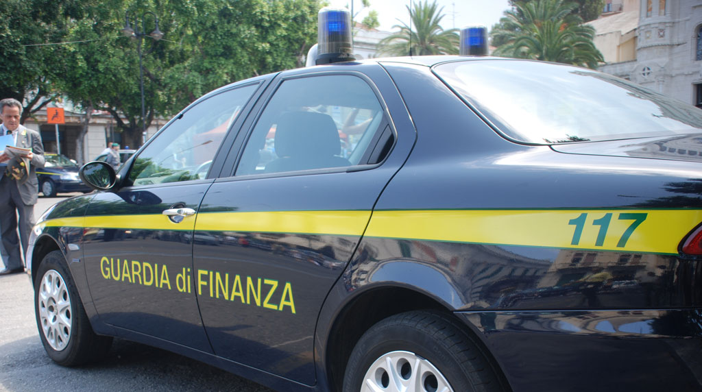 Simulavano assunzioni e licenziamenti. Cinque persone denunciate per truffa nella Bassa