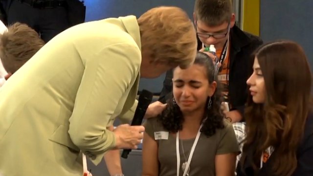 Cosa ha detto davvero la Merkel alla ragazzina palestinese