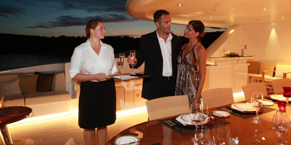Trovare lavoro sui super yacht (con stipendi da 3mila euro al mese)