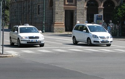 Buoni per i viaggi in taxi o con i mezzi Ncc: Palazzo Frizzoni amplia la platea di beneficiari
