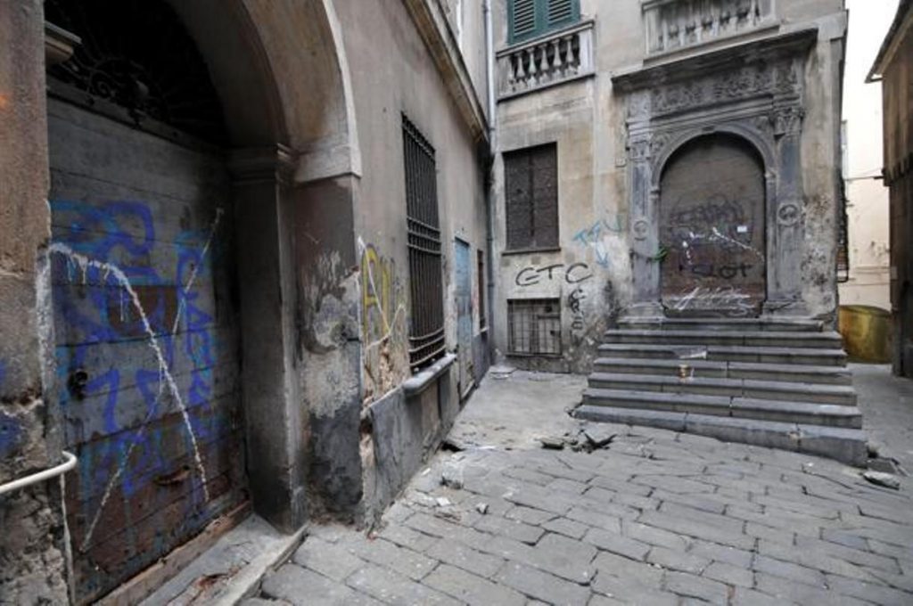 Disperazione e vittoria di una madre che comprava la droga al figlio