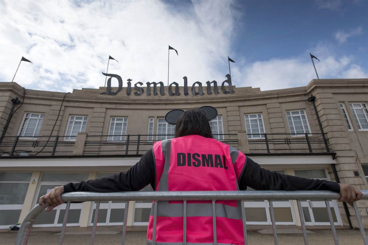 Viaggio nel cuore di Dismaland l’unico posto vero al mondo