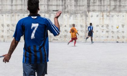 Un pallone per andare Oltre il Muro La bella sfida in carcere a Bergamo