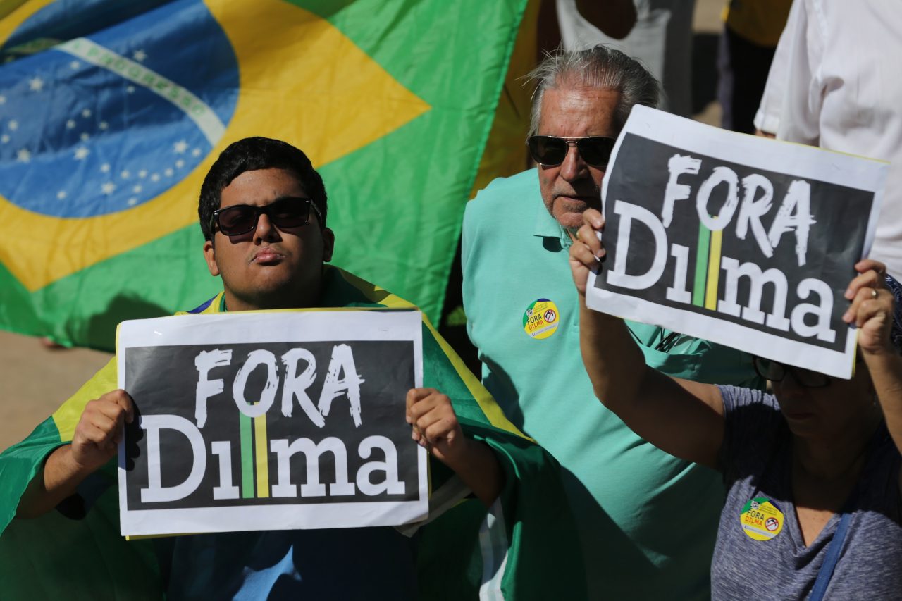 Il Brasile in piazza contro Dilma Una popolarità svanita in 10 mesi