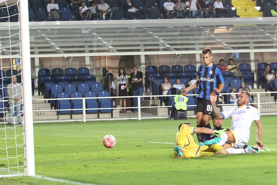 Atalanta - Frosinone gol di Stendardo