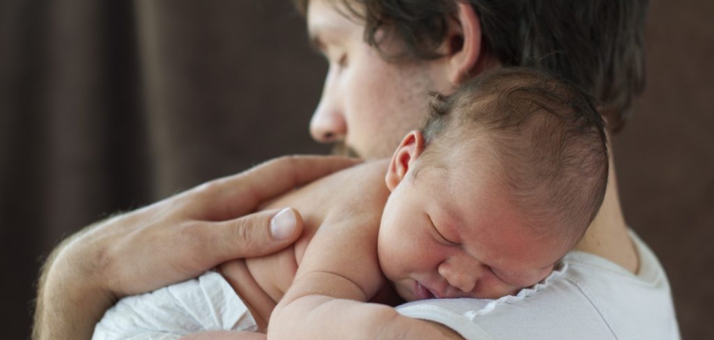 Gli uomini ingrassano (anche) quando diventano papà