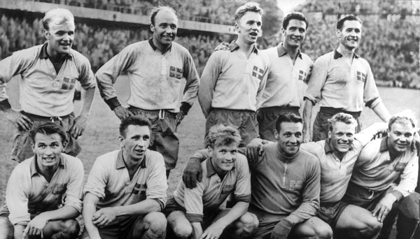 Swedish_squad_at_the_1958_FIFA_World_Cup_(2)