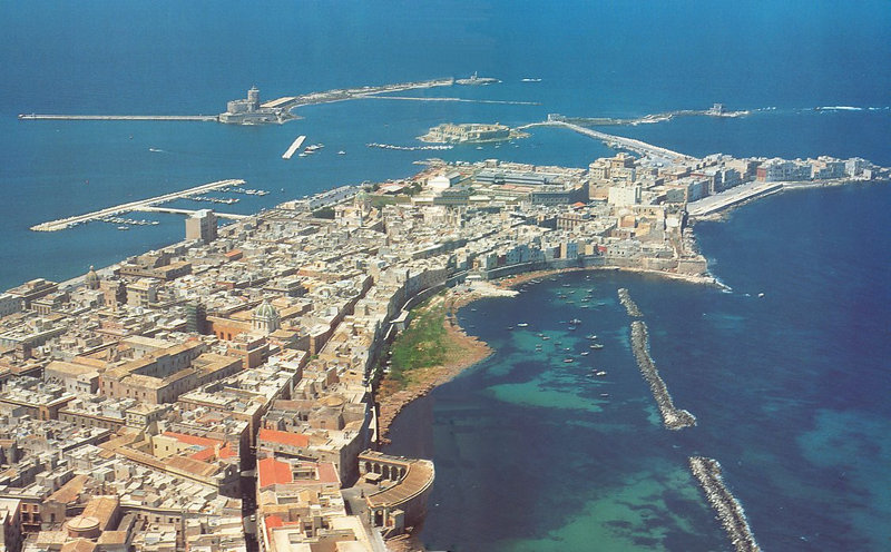 Cinque notizie che non lo erano Squali a Trapani? Ma va, tuffatevi!
