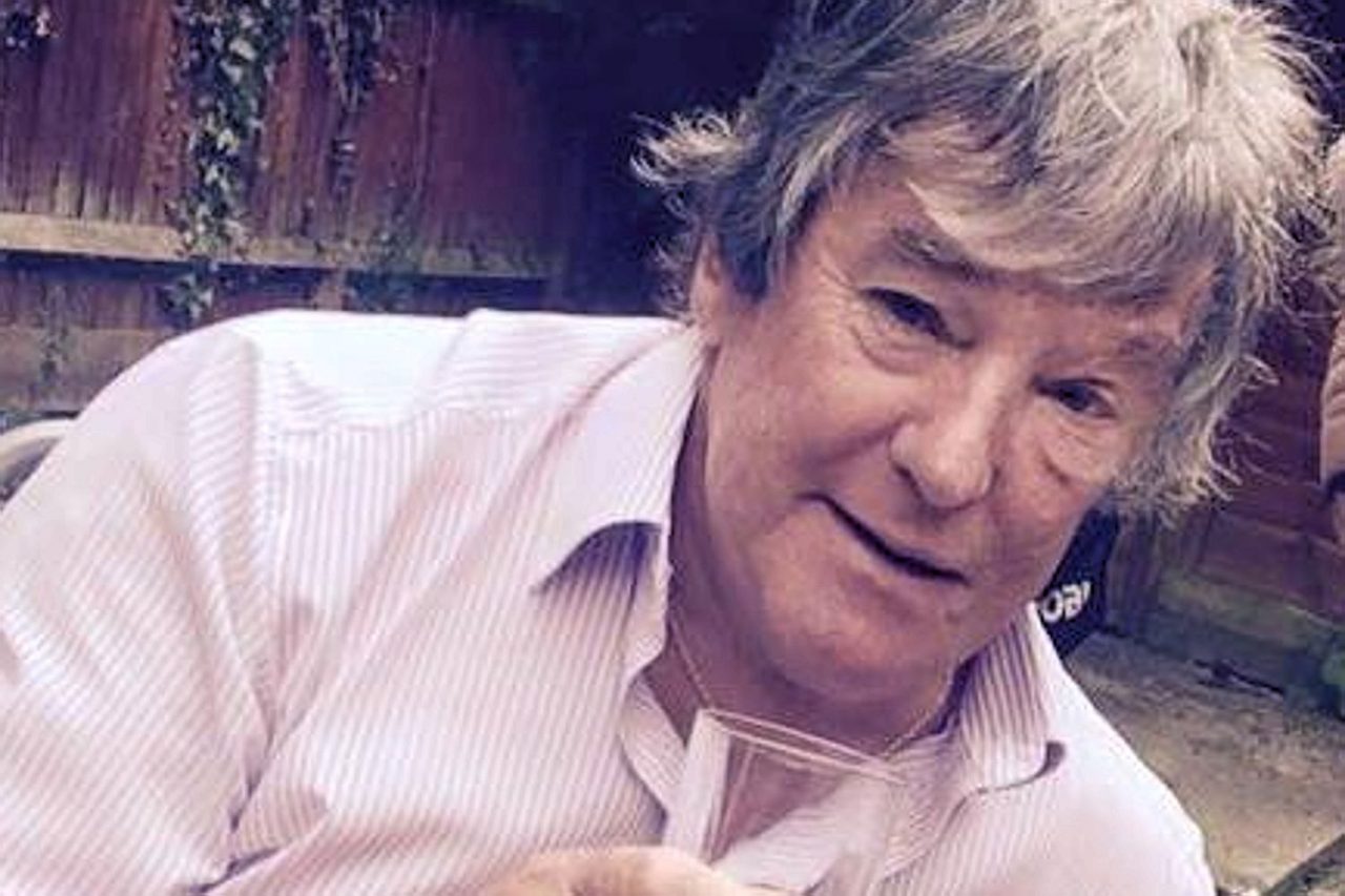 Perché il pilota dell’aereo in fiamme è stato applaudito come un eroe