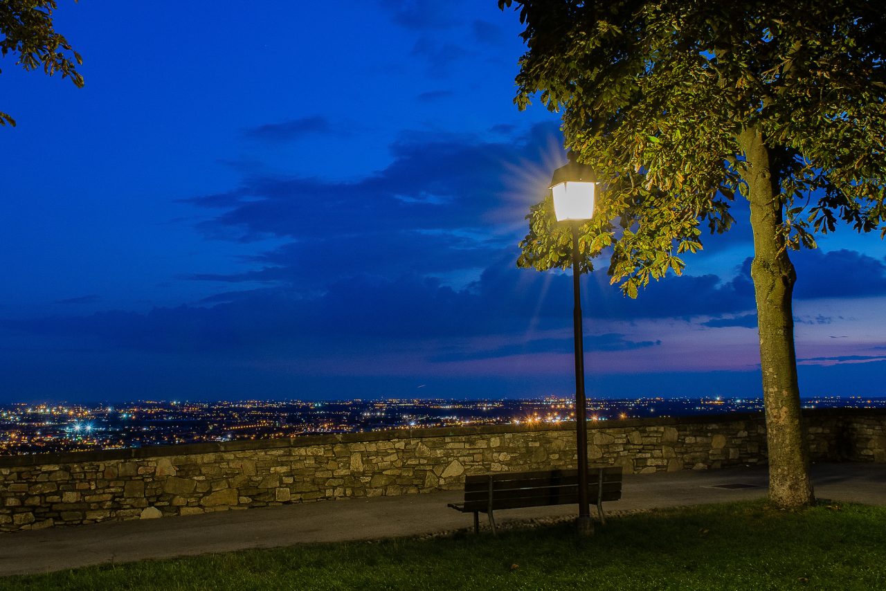 Entro l’anno trentamila punti luce a led in 34 Comuni e lungo le strade provinciali