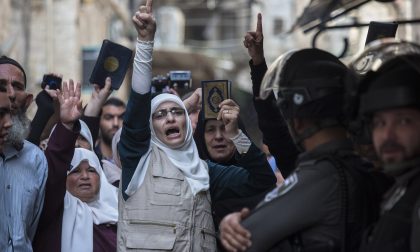 Gli scontri tra polizia e palestinesi sulla spianata delle Moschee