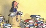 Storia di Roald Dahl, lo scrittore che guardava i bambini negli occhi