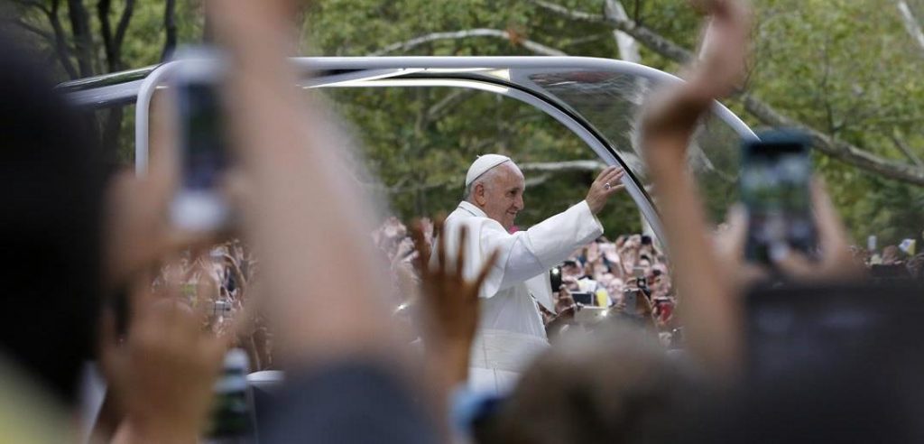 È passato il Papa a Central Park e New York ha trattenuto il respiro