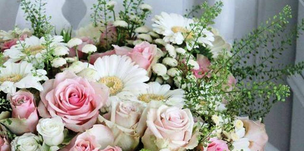 Il laboratorio Petali di Alice a Dorga Ad ogni evento la sua cornice di fiori