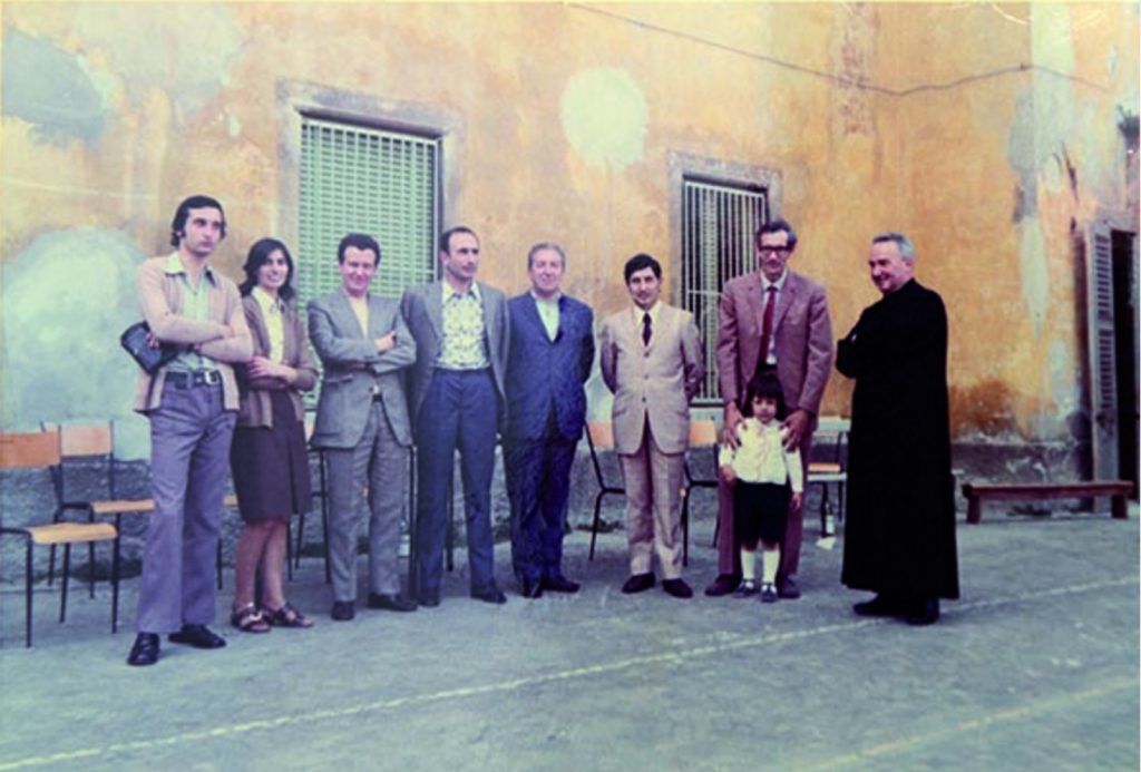 18 giugno 1972: i dirigenti col sindaco Franco Bertacchi e il prevosto Don Antonio Milesi