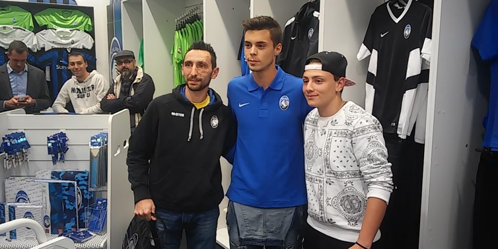 I tifosi coccolano Grassi «Il sogno? Segnare alla Juve»