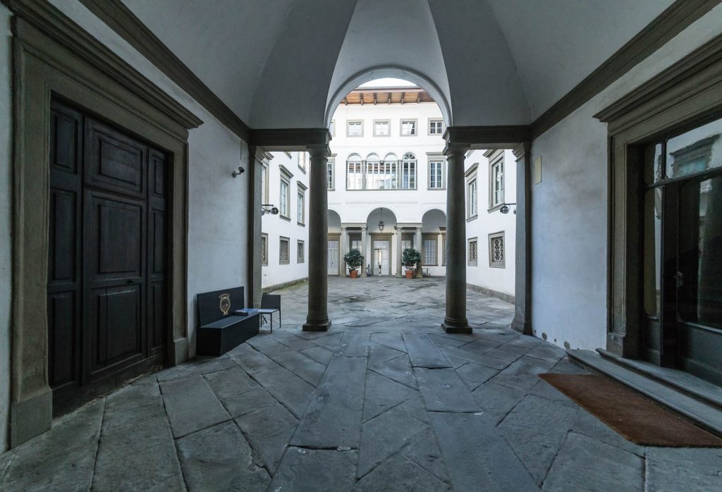 Palazzo_Agliardi_001