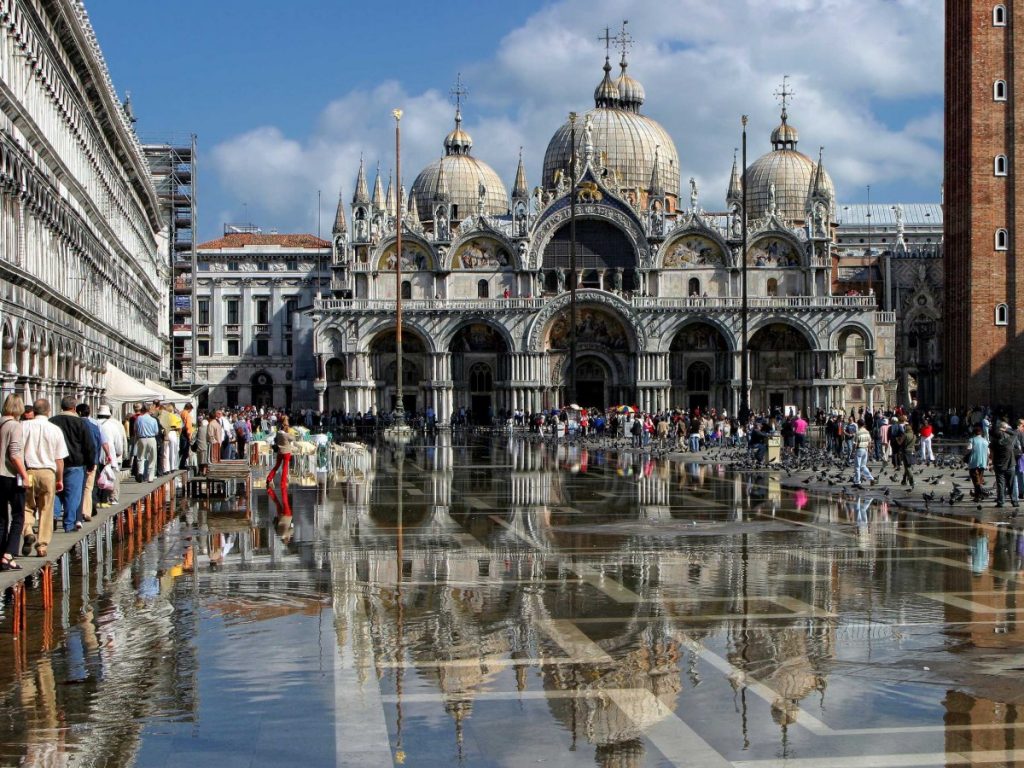 Venezia piazza san marco acqua alta