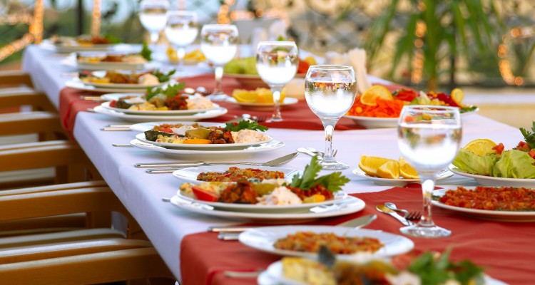 Se apparecchiate bene la tavola mangerete decisamente di più