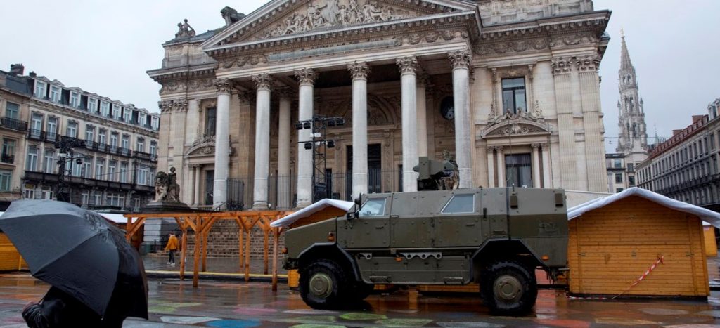 Paura a Bruxelles, allerta massima Solo soldati nella città fantasma