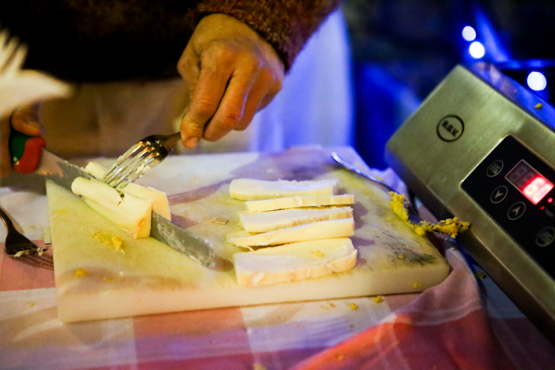 Serata di tradizioni in Città Alta Street food col piatto del pastore