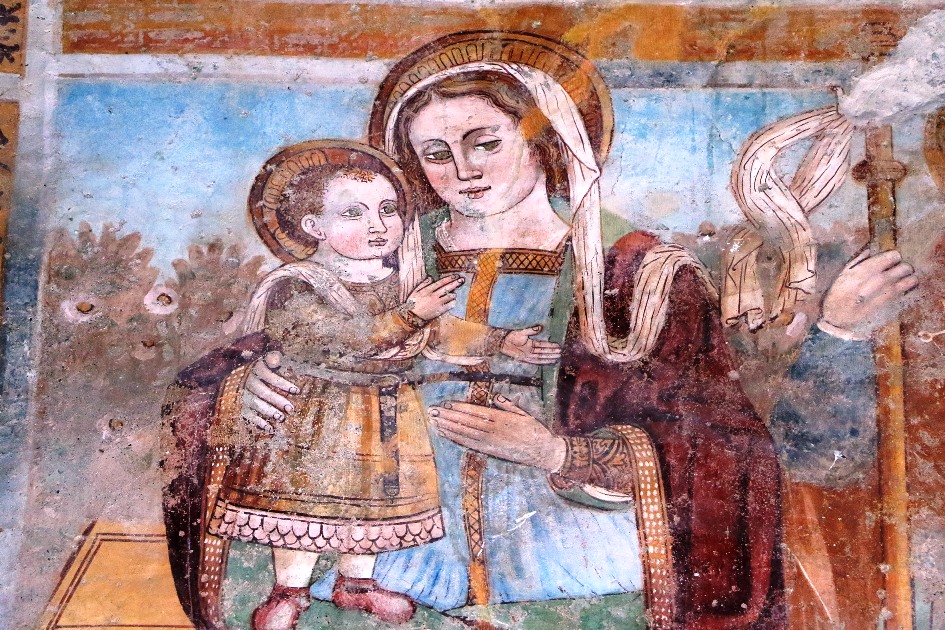 Chiesa Valgoglio Porticato esterno affreschi 02