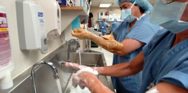 Il triste paradosso dei 7mila morti per infezioni contratte in ospedale