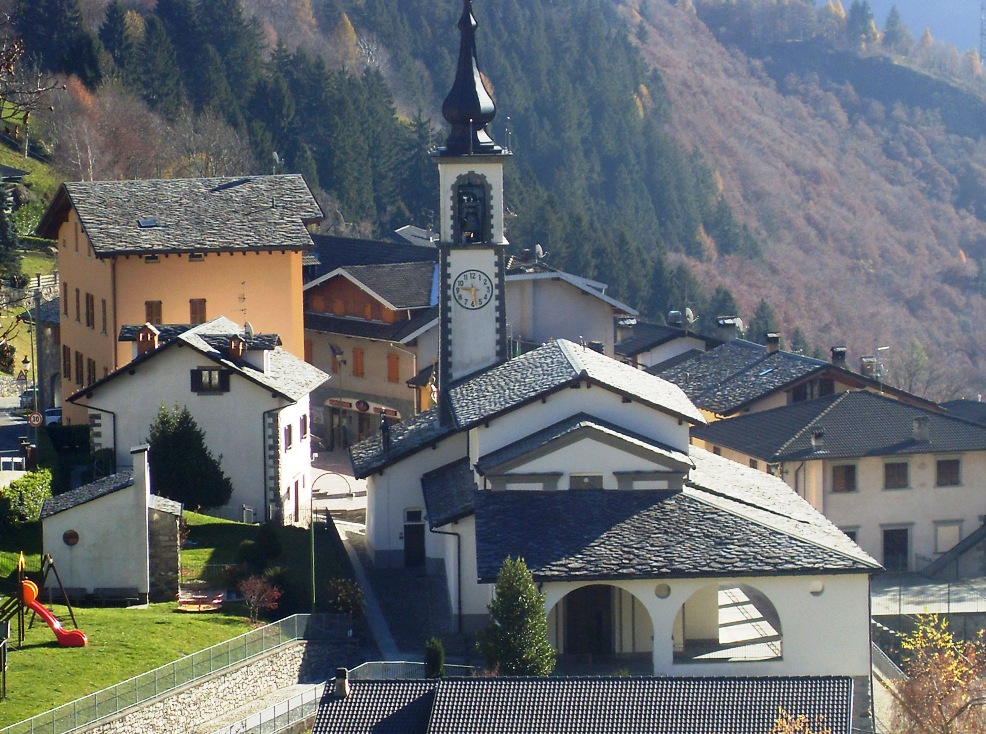 La chiesa di Valgoglio.