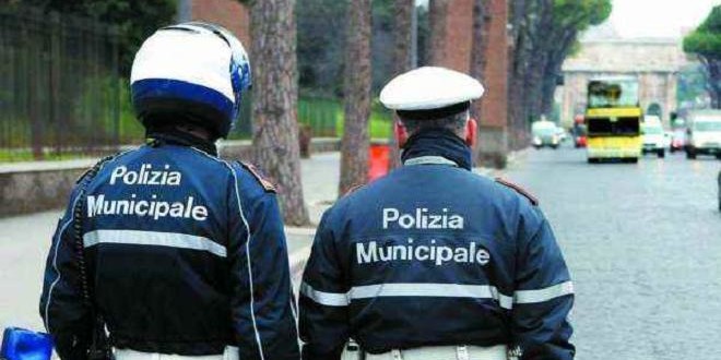 vigili polizia municipale napoli